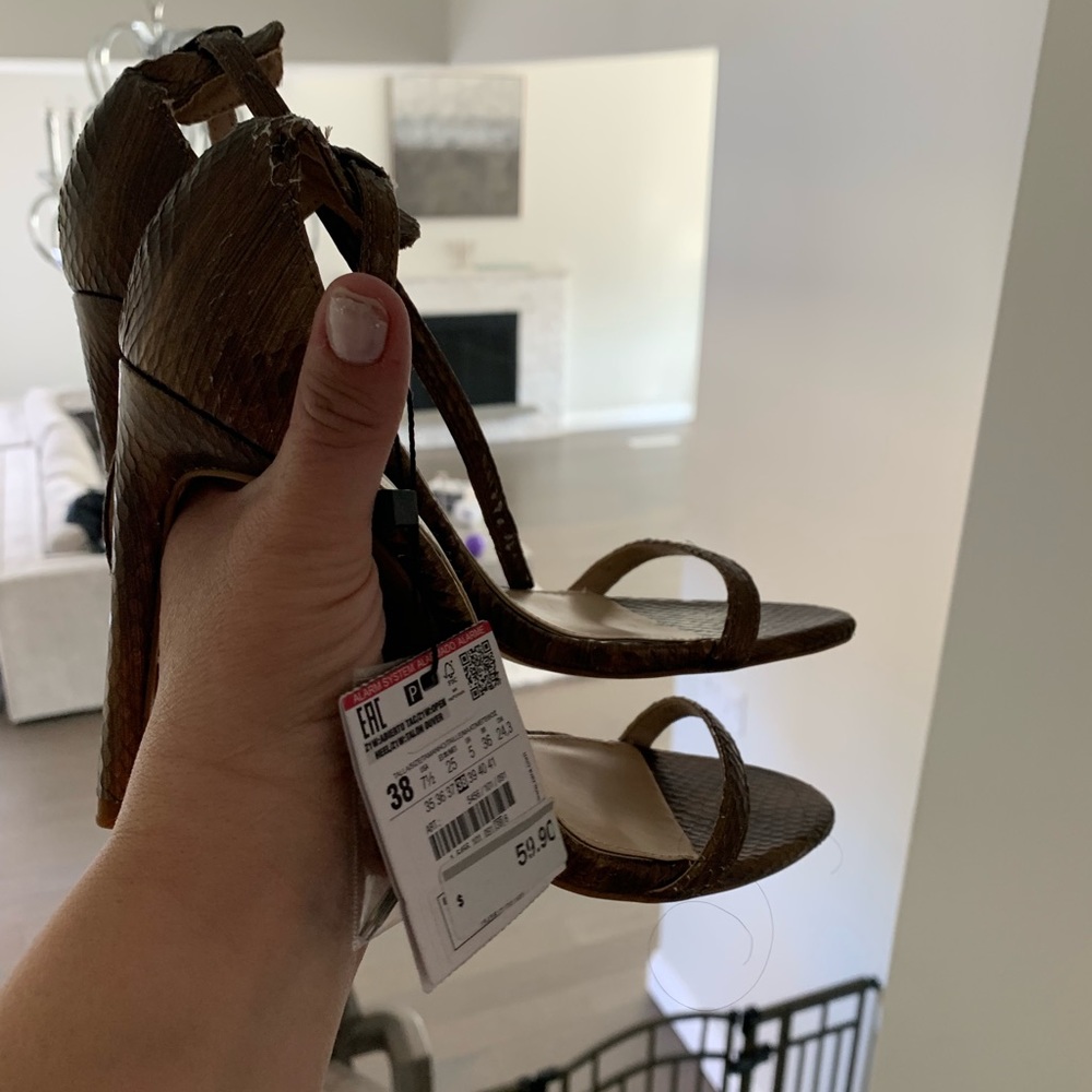 Zara - Picture 4 of 8
